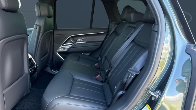 Land Rover Range Rover 3.0 D300 Westminster Edition 4dr Auto Diesel Estate - Image 4